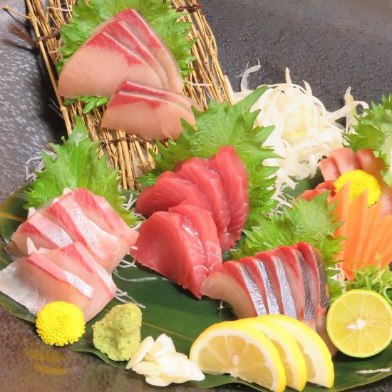 We offer fresh seafood from Kochi ♪