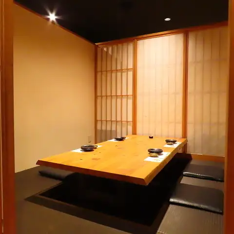 带尾屋町的每个座位都配有私人包间！在日式环境中度过一个特别的夜晚。
