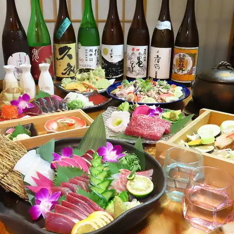 在带广町享受奢华体验，品尝高知当地清酒和时令日本料理。