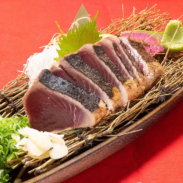 帯屋町で味わう海鮮！高知名物の新鮮な鰹の塩タタキと厳選食材を完全個室で心ゆくまで堪能できる居酒屋