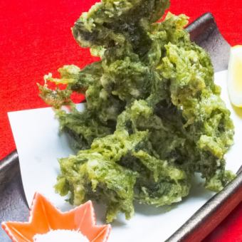 Blue seaweed tempura