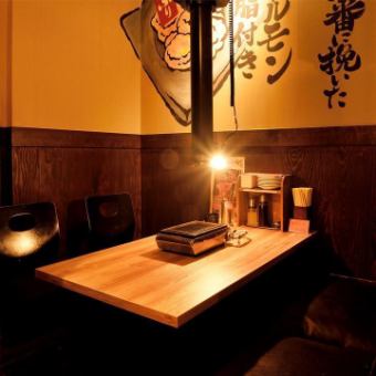 雰囲気バツグンのプライベートシートとなっております！！記念日や誕生日、恋人同士にはぴったりのこのお席。大事な日に忘れられないサプライズを当店で全力サポート致します。より多くの方の笑顔のために、できる限りのサポートを致しますので、是非お任せ下さい！