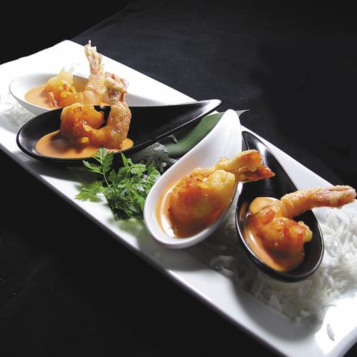 Crispy batter and plump shrimp with chili mayonnaise