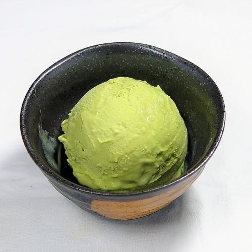 Matcha ice cream/Strawberry ice cream/Vanilla ice cream