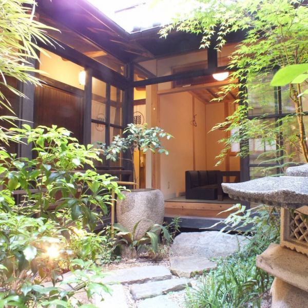 【全室個室】外も京都の町屋をイメージした造りとなっております