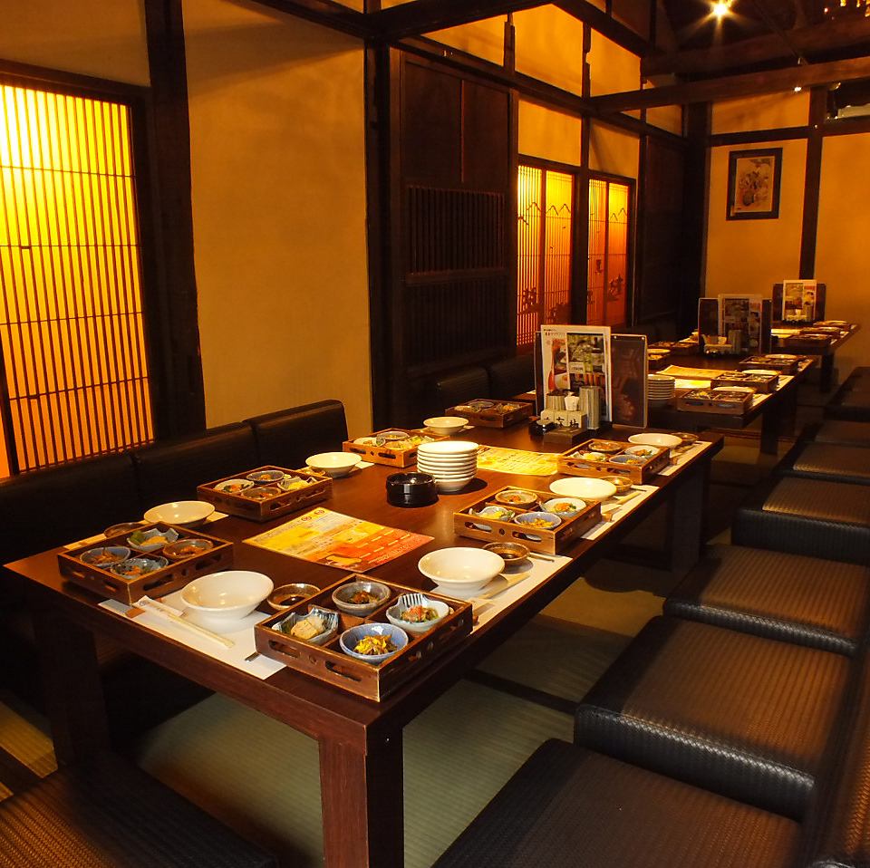 A Kyoto townhouse located in Kajiya-cho.Enjoy a relaxing banquet in a completely private room...