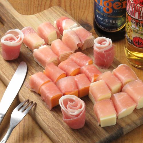 厳選した最高のチーズと生ハムのペアリング！