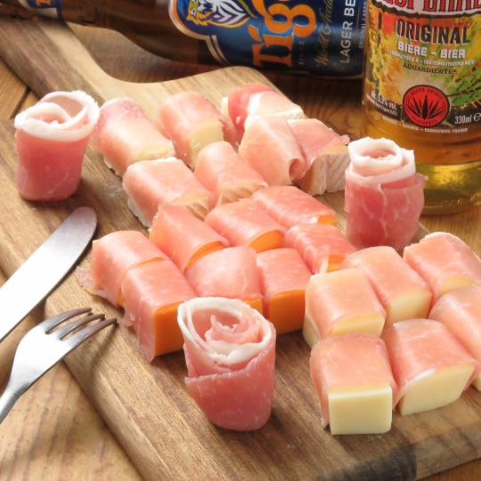 チーズと生ハム　おまかせ5点盛り