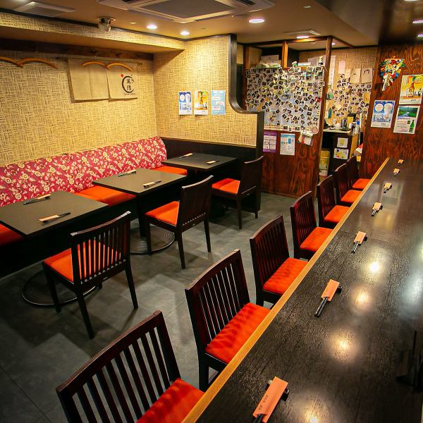[京都祗園<<鐵板燒万柳>>]如果您想品嚐京都御好燒，請來我們店！我們有餐桌座位和櫃檯座位，非常適合約會和探親。您可以在餐廳寧靜的氛圍中享用輕鬆的餐點。