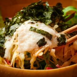 青しそとろろサラダ