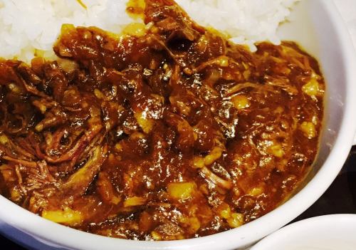 ホルモンズのまかない牛すじカレー
