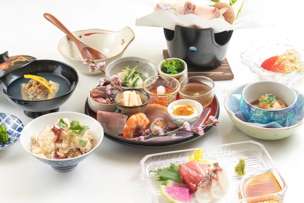 伝統と格式ある懐石料理を新たな解釈で再構築した「モダン懐石」