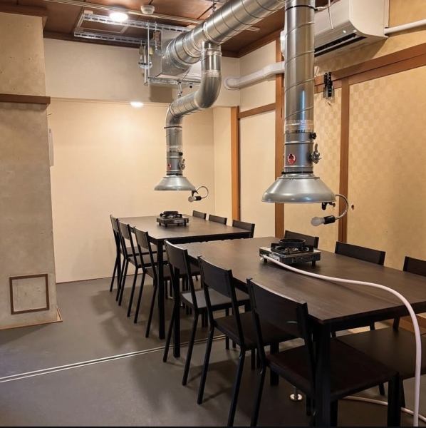 6名掛けの個室が2部屋とお席が掘りごたつとなっている4名掛けの個室が1部屋ございます。個室のためまわりを気にすることなく、同僚やご友人との会話を気兼ねなくお楽しみいただけます。また大切な人とのお祝いや、接待利用といった様々な用途でご利用いただけます！