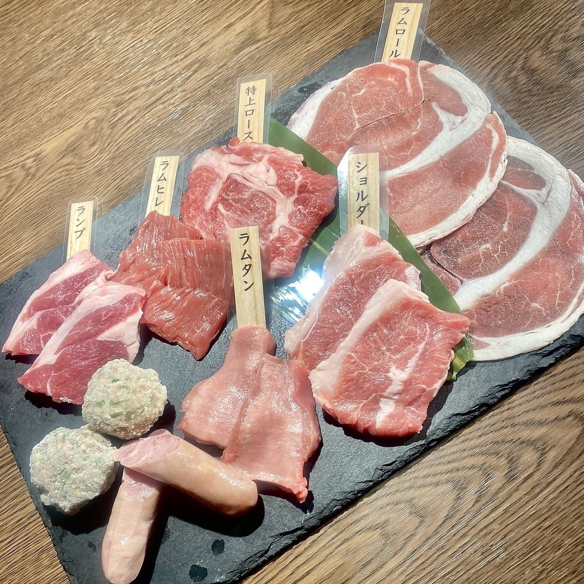 自家製のしょうゆベースのタレが食欲をそそる絶品のジンギスカンをご提供致します！