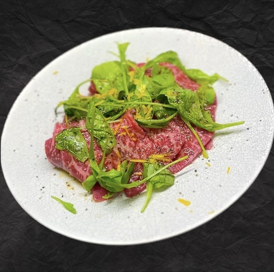 We also offer a course menu created by a yakiniku professional.Enjoy meat dishes that can only be found here.