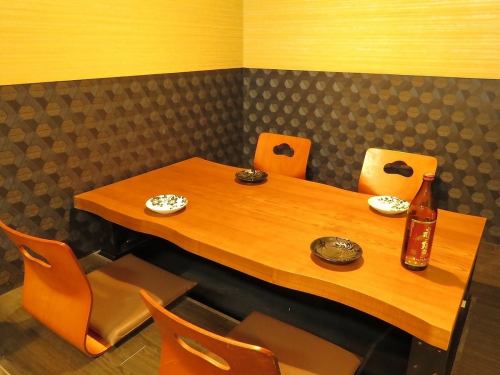 We have private rooms with sunken kotatsu tables available for small groups.Please feel free to use our restaurant for small gatherings or impromptu drinking parties. We have a variety of seating options to suit any occasion, including dining in a relaxed atmosphere or having a girls' night out!