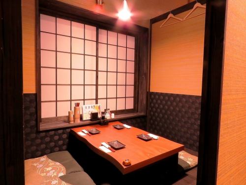 Our spacious sunken kotatsu tables can accommodate from 2 to 100 people.We will create a fun atmosphere with a harmonious Japanese atmosphere and delicious Kyushu cuisine.You can use it as a completely private space just for you, so you can relax without worrying about others around you!