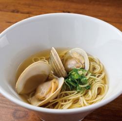 백채와 아오사의 소금 라멘