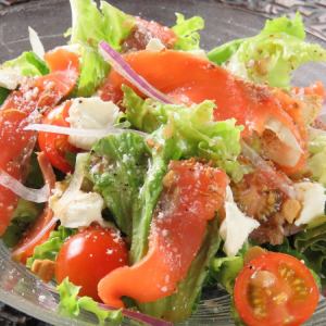 Smoked salmon and cream cheese Italian salad