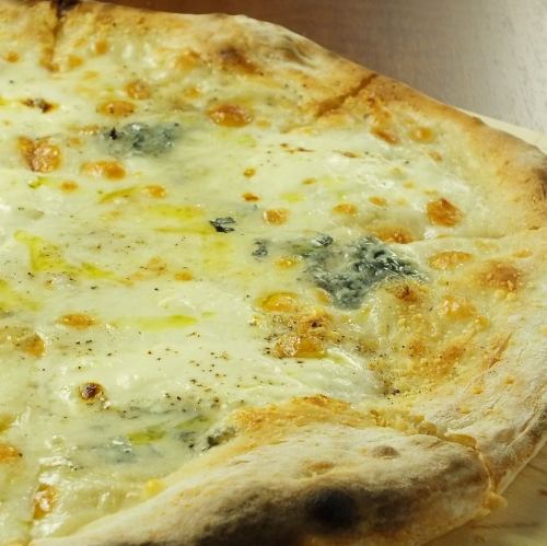 Delicious pizza with four kinds of cheese and honey