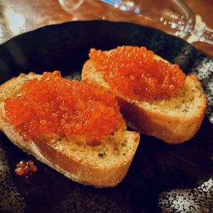 ガーリックトースト~イクラを添えて~