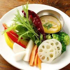 Warm salad of fresh vegetables