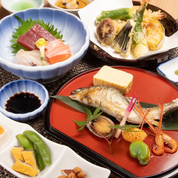 [Good access, 5 minutes walk from the station] Our store, which is a 5 minute walk from Uji station, is a long-established store that has been in business for 50 years.We mainly serve carefully selected fresh fish and seasonal Kyoto vegetables, and serve dishes with all our heart.