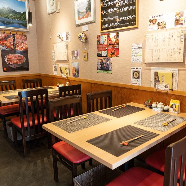 [最多可容納8人的桌子座位]也可提供桌椅，因此可用於宴會，娛樂，約會和其他特殊場合和活動。請在餐廳寧靜的氛圍中享用京都精髓的招牌菜。