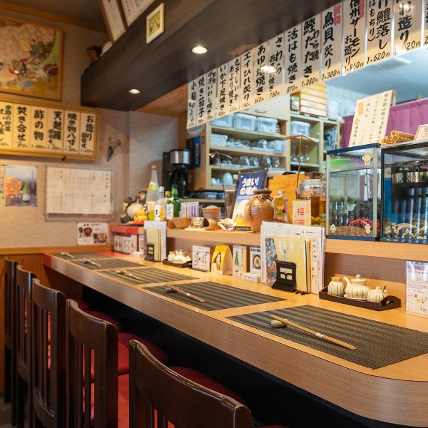 【Counter seat ◎】 We have a counter seat that is perfect for dating and special occasions.Please enjoy various dishes of reasonable price which is not tied to Japanese food.