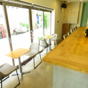 日中は喫茶店、夜はバーの雰囲気〇夜カフェ利用も大歓迎♪