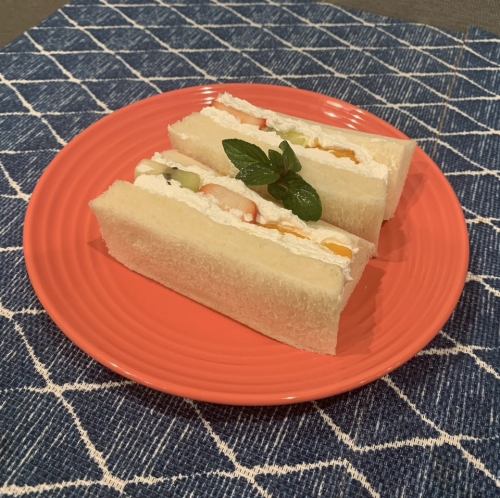 フルーツサンド