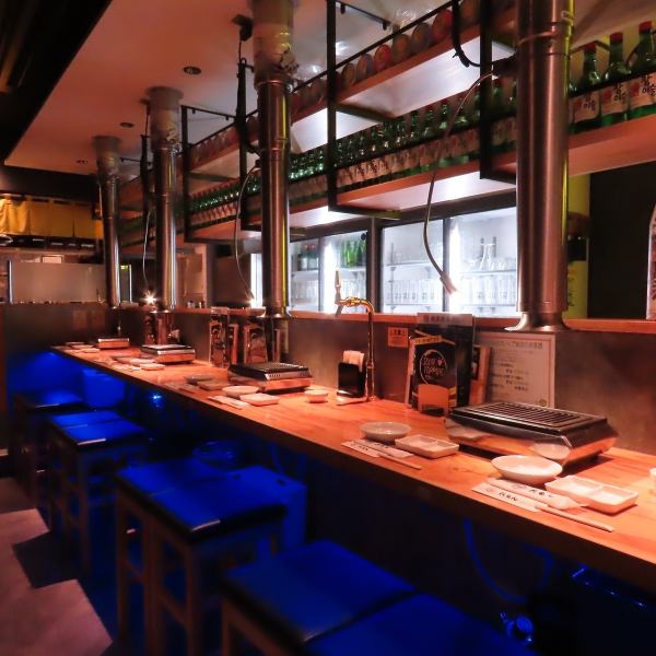 各テーブルに設置されている卓上レモンサワーサーバーは当店名物！美味しいトッピングも各種豊富にご用意しているので、自分好みにアレンジでき、自由なペースでサワーをお楽しみいただけます！60分550円(税込)とリーズナブルな価格でご提供◎急な飲み会や打ち上げ、仕事帰りなど様々なシーンにお気軽にご利用いただけます!