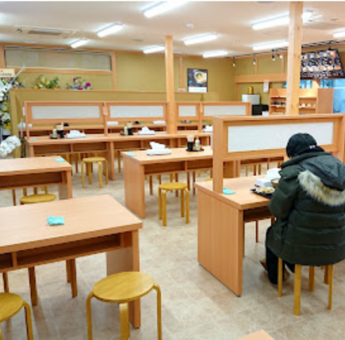 <p>Table seats for 4 people are also available ◎ There are also table seats that are nice for families and meals with friends! Please choose according to the number of people and the scene ♪</p>