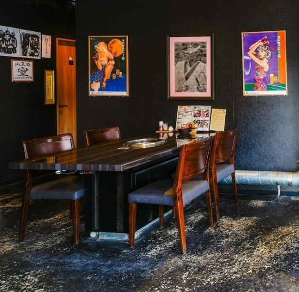 【最多6人：提供完全私密的包间！】尽情享受用餐，无需担心被他人看到，非常适合团体约会★热门的完全私密包间。这里给人一种隐居的感觉！