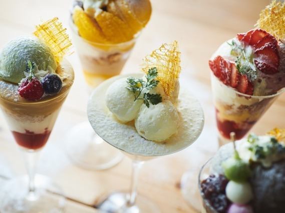 [Advance reservation required] A set of your favorite parfait + 1 drink + snacks for 2000 yen (tax included)