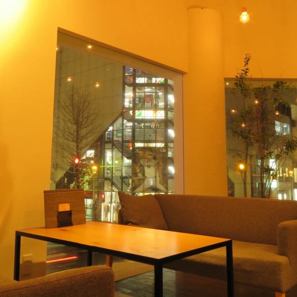 The perfect place for girls to relax and talk in a stylish space ♪