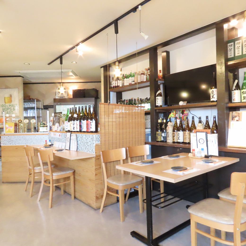 落ち着いた雰囲気の中で当店自慢の料理やお酒をお楽しみください