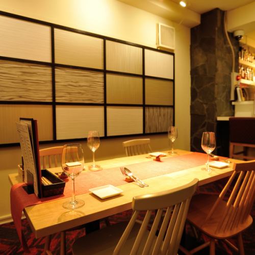 The rooms are enclosed in a unique frame.It is also possible to use a curtain to prevent others from seeing inside.