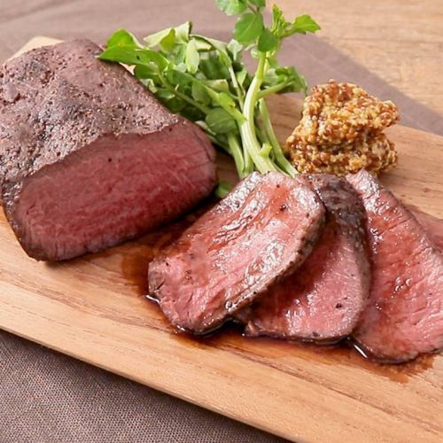 鹿もも肉のステーキ