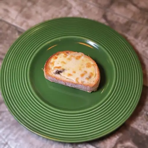 沼なパン 牡蠣とホワイトソースと焦がしバター