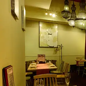 차분한 분위기를 연출.기념일이나 생일 등 소중한 1일에는 물론, 여자회나 친구끼리의 모임에도 최적입니다.
