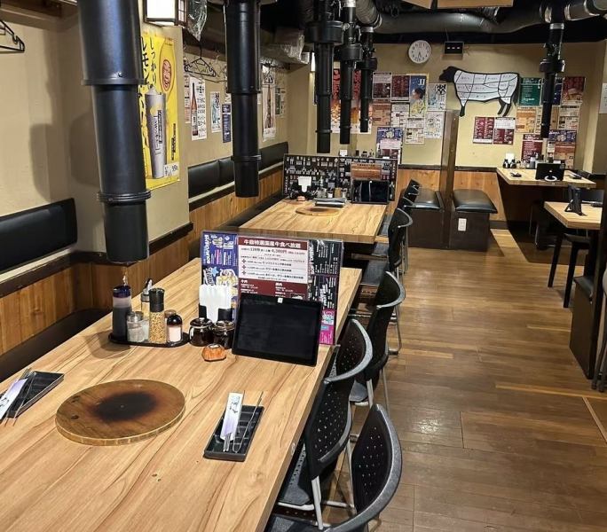 店内は落ち着いた雰囲気♪ご飯を楽しんだり・・・会話を楽しんだり・・・自慢の雰囲気をお楽しみください♪♪