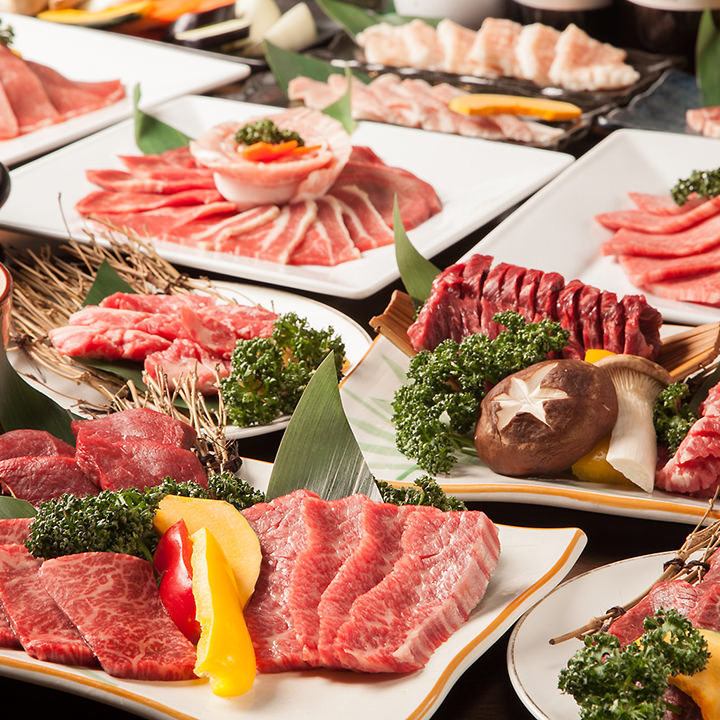 1,980日元起可以尽情享用高级肉类。