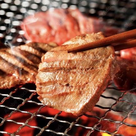 【극히 쇠고기 탕 뷔페】 극상 두껍게 썬 탄과 특선 하라미를 만끽!