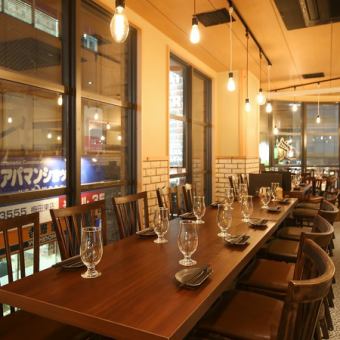 2Fテーブル席5名様ずつ向かい合って座れるテーブル席となってます♪合コンはもちろん、会社での打ち上げや学校での飲み会はもちろん様々なシーンでお使いできます＃梅田＃韓国