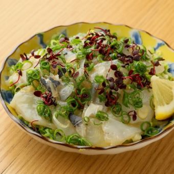 フグ刺し盛り[サービスふぐの安全地帯]