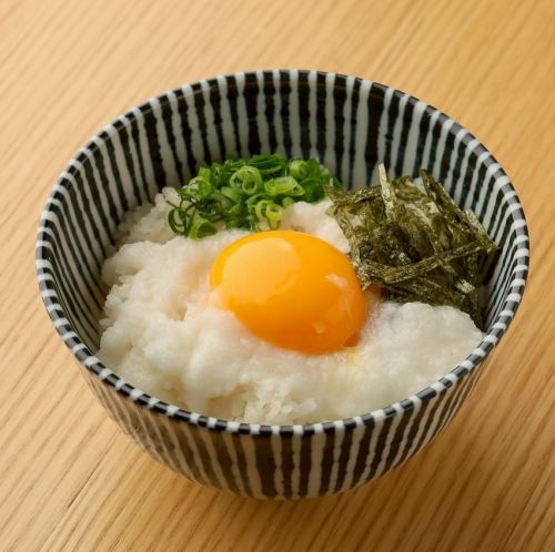 とろろ飯[白いやつ全部かけました]