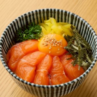 サーモン丼[赤き粒の反撃]