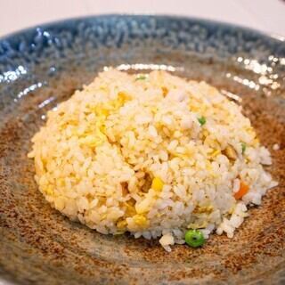 仅限晚餐 [含120分钟畅饮] 超值套餐 ◆ 享用什锦炒饭、手工煎饺等（共5道菜）