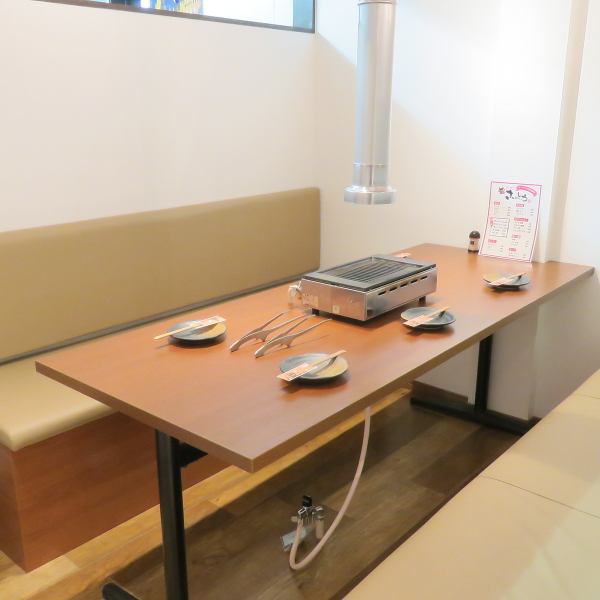 [A calm interior that is perfect for banquets ◎] We have 4 and 6 seats at the table.There is no doubt that it can be used safely by families with small children! In addition, it is a yakiniku restaurant that can be used in various scenes such as dates, banquets and drinking parties with friends ★